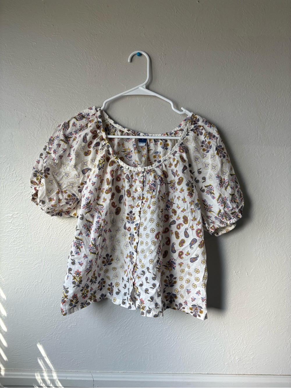 Old Navy White Floral Paisley Puff-Sleeve Peasant Blouse